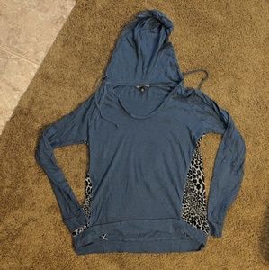 Bundle 5 for $25 VS lightweight hooded shirt